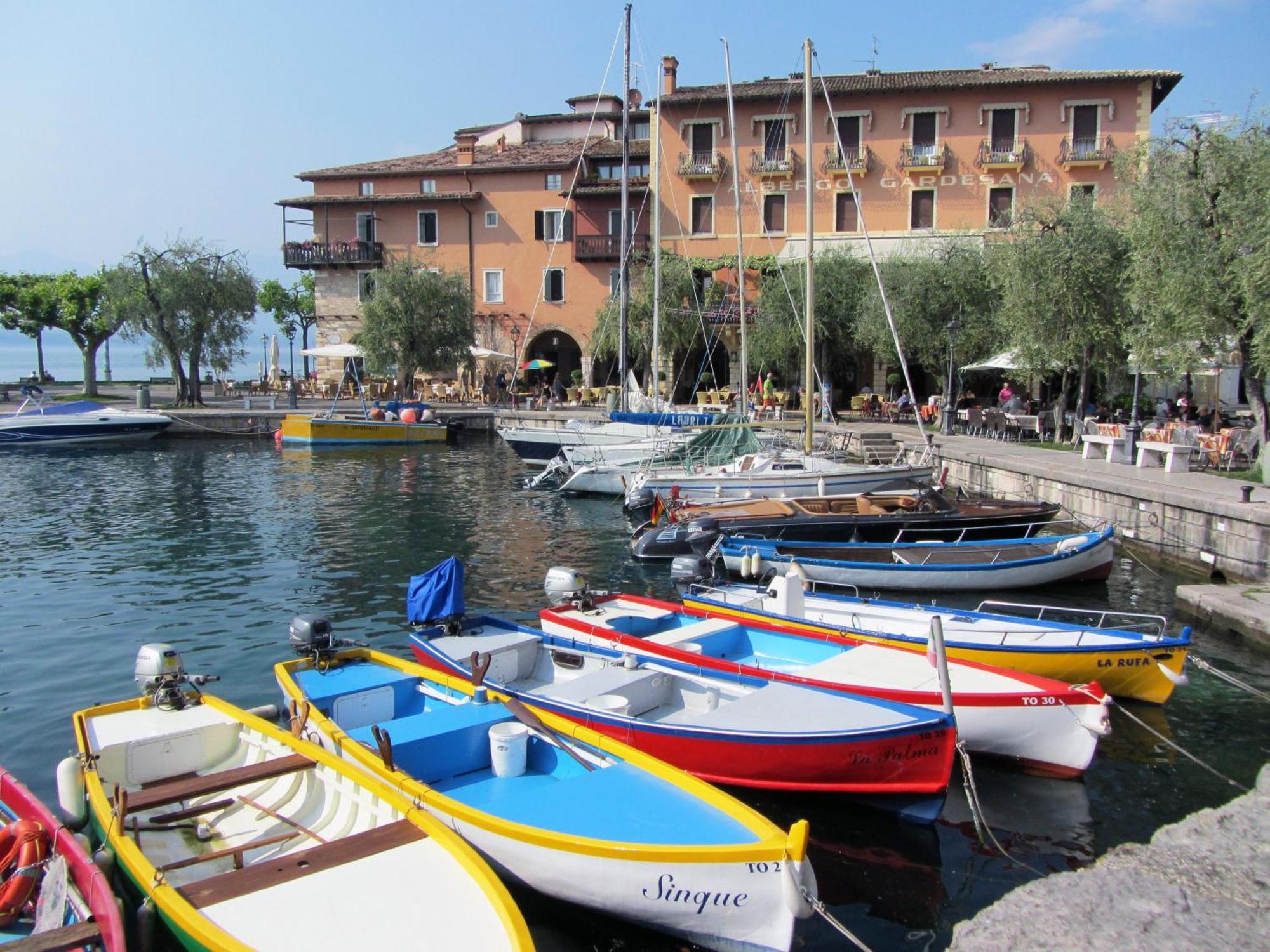 Boutique Apartment Ca Tulles Torri Del Benaco Exterior photo
